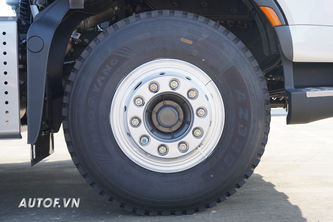 Đầu kéo Chenglong 470Hp cabin H7 Pro - Cầu Dầu